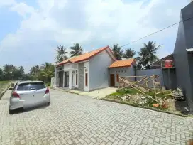 Rumah Baru Bonus Sisa Tanah Teluk 7 Menit ke Sekolah Telkom