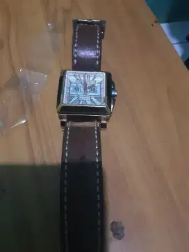 Jam tangan Roger Durbuis