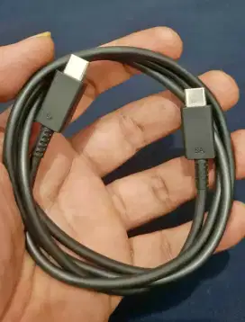 Kabel bawaan Samsung S20 ultra