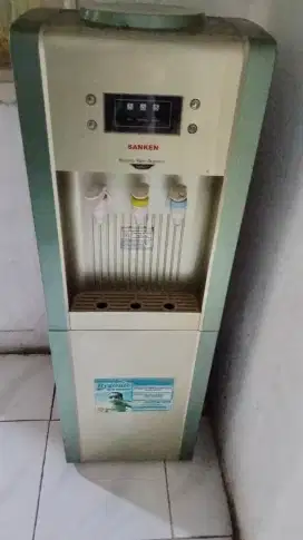 dispenser sanken hwd 727