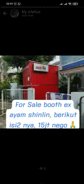 Container booth