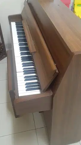 PIANO YAMAHA KLASIK