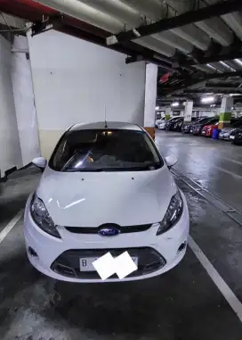 JUAL Ford Fiesta Hatchback NIK Thn 2012 Akhir Putih 1600CC AT Type S,