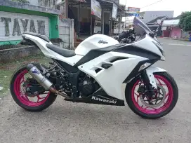 58@: DP:2,500 RB F KAB KAWASAKI NINJA 250 FI PUTIH