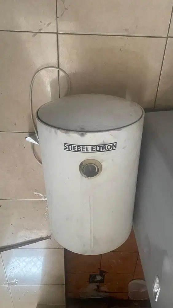 Water Heater Pemanas Air 30 Liter