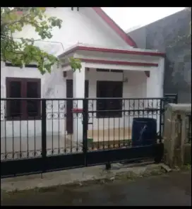 Di kontrakan rumah tinggal di Bogor Barat kompleks cemplang baru blokF