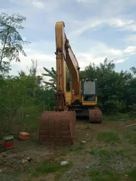 Stok Terbatas! Excavator Komatsu PC 200 2015 performa mantap