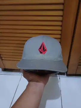 Topi Snapback Volcom x Yupoong Vintage