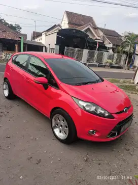 ford fiesta 1.4 trend AT