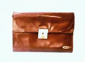 LIBERTY
Omilet
Genuine Leather