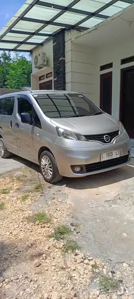 Nissan Evalia 1.5 MT Tahun 2013 Silver