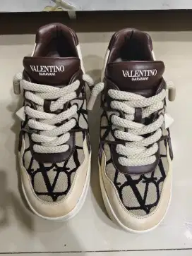 Valentino sepatu original 100persen