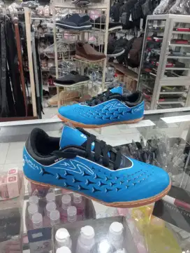 Sepatu futsal anak jahitan