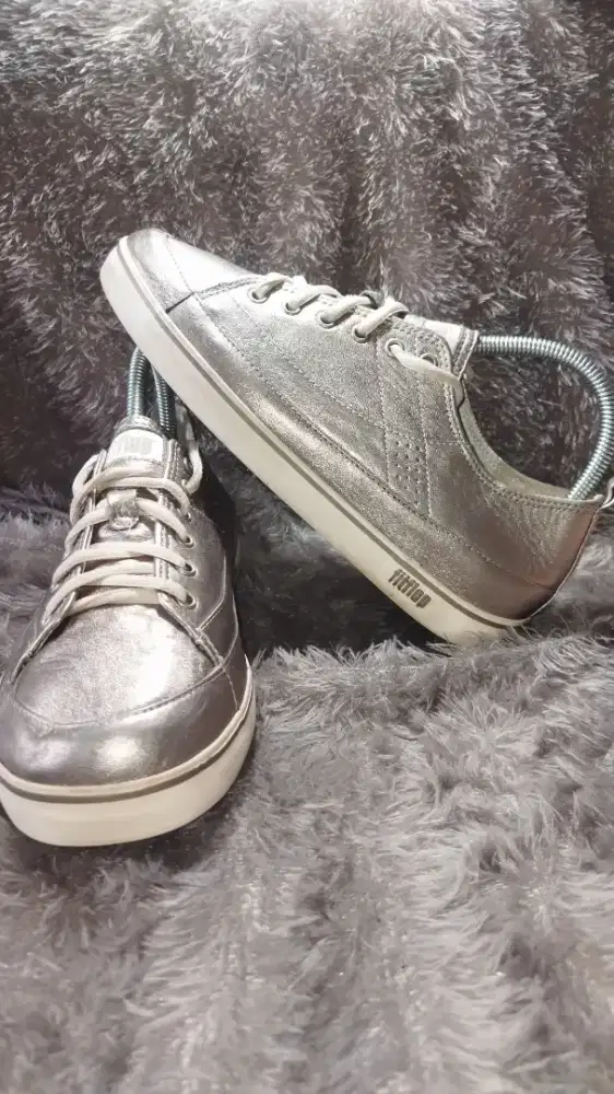 Authentic Fitflop Metallic Silver Leather Lace Up Made in Thailand
