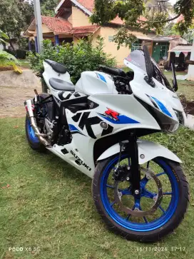 GSX R Putih 2018