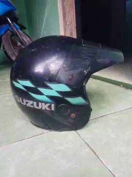 Helm suzuki jadul masih ori