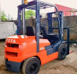 Forklift Toyota 2,5 Ton,Matic,Tiang 3 Meter,1DZ-II,FDZN25,Tahun 2018