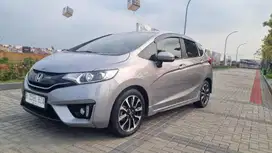 JAZZ RS CVT 2017 SILVER PAJAK PANJANG RAWATAN TANGAN PERTAMA SIAP PAKE