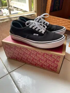 APIK BARU PAKAI Sepatu VANS Authentic OG LX Vault Black White