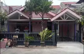 Disewakan Rumah Meruya Utara Lingkungan Asri, Strategis, Kembangan