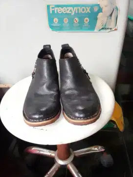 Jual sepatu cewek UUG australi