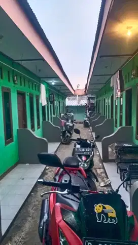 di jual kontrakan 14 pintu ter isi full SHM dekat pintu tol sawangan