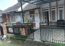 Disewakan rumah siap pakai dalam komplek at Tasikmalaya