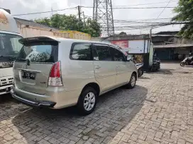 Toyota kjg inova 2.5 G metik diesel th 2009