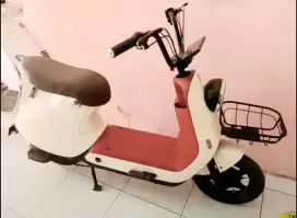 Sepeda Listrik Uwinfly mulus