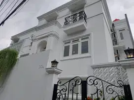 Rumah Klasik Modern di Ampera Kemang Jaksel