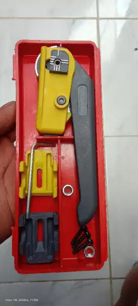 Pemotong kabel fiber optik