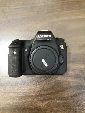 Canon 6d body only Like New