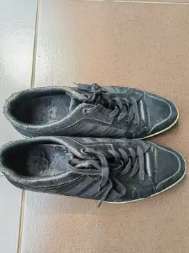 Sepatu PEDRO Black Original 100% Bekas Pedro