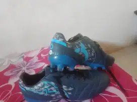 Sepatu bola ortus uk 40