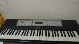 Yamaha PSR E203