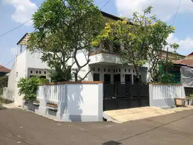 Dikontrakkan rumah di Kompleks PTB Duren Sawit, ada lapangan badminton