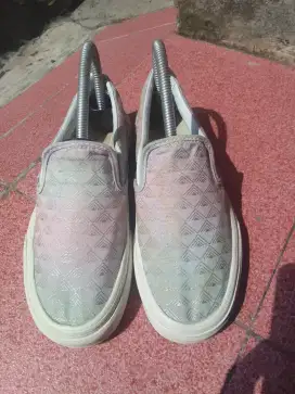 Sepatu Vans slip on size 36