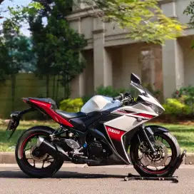 YAMAHA R25 PUTIH 2016 KM LOW LIKE NEW PAJAK PANJANG