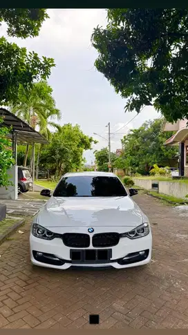 BMW 320i 2015 Bensin