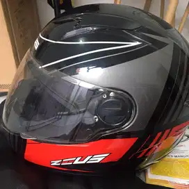 Helm Zeus ZS 811 Size M