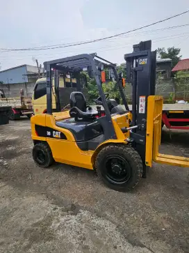 Forklift 3 ton caterpilar