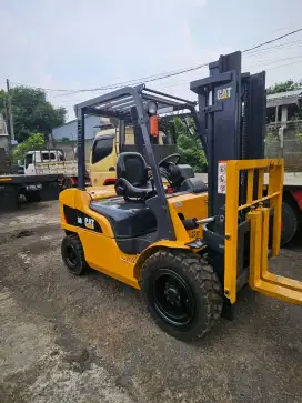 Forklift 3 ton caterpilar