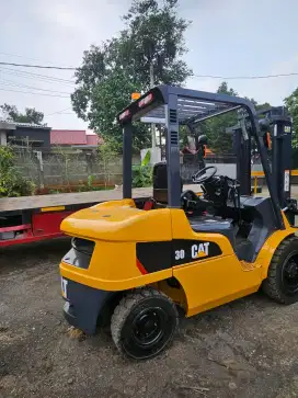 Forklift 3 ton caterpilar