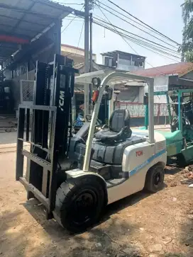 Forklift TCM 3 Ton,Tiang 3 Meter,Matic,Low HM,Isuzu C240,Tahun 2018