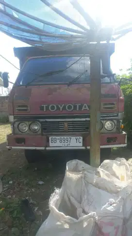 Truk Toyota Dyna 1997