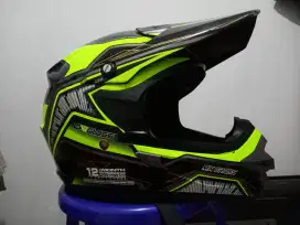 Dijual helm GR Gloss MX croos kondisi 80% busa tebal
