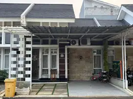 Di sewakan rumah mezanine style