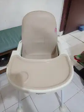 Baby Walker ( Kursi Makan Bayi)