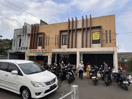 Ruko Strategis dan Ramai, Seberang Alfamart