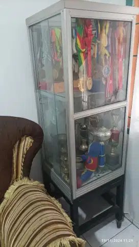 Steling serbaguna atau piala